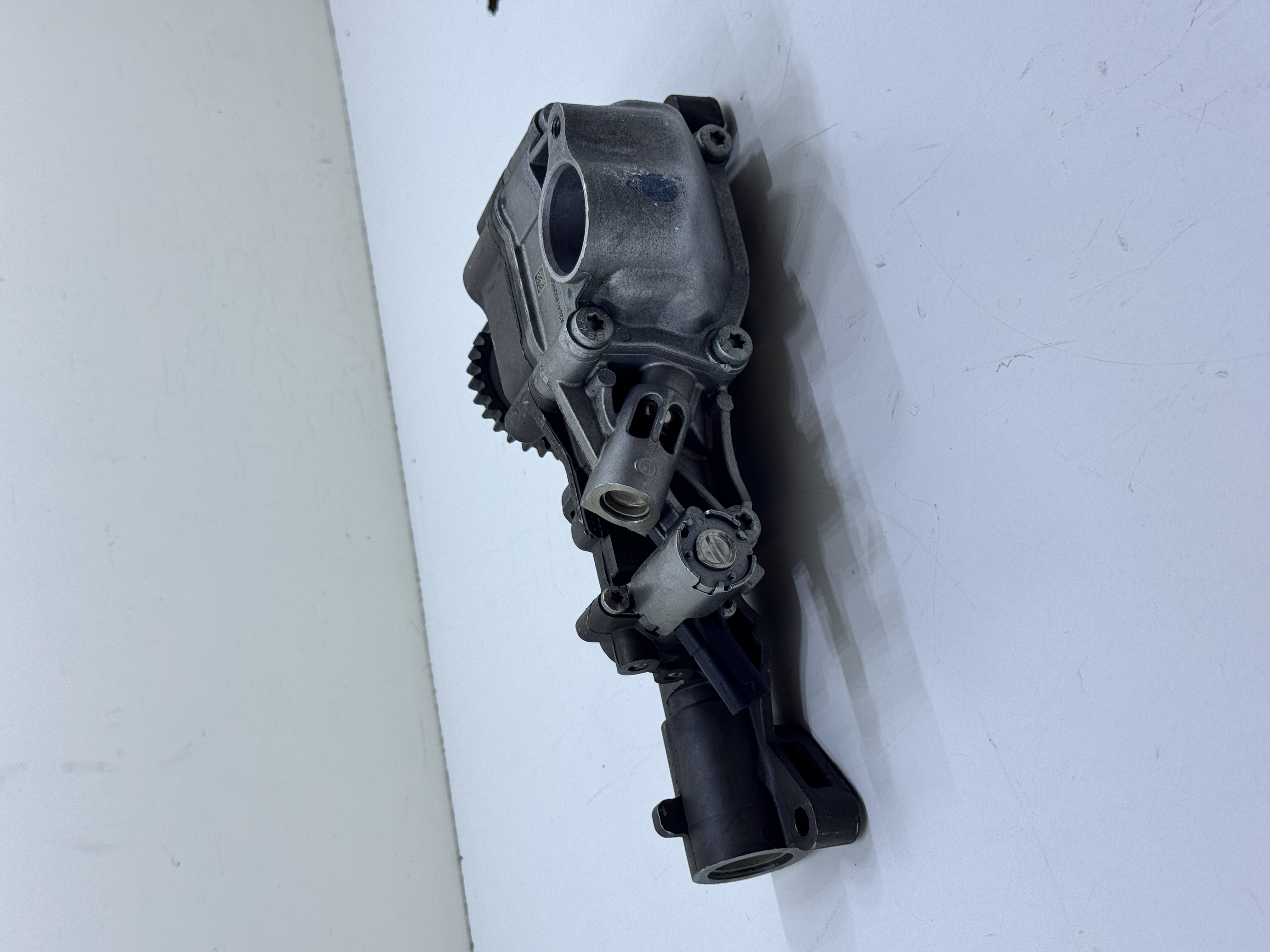 R2641810001 Yağ Pompası gerçek ürün fotoğrafı